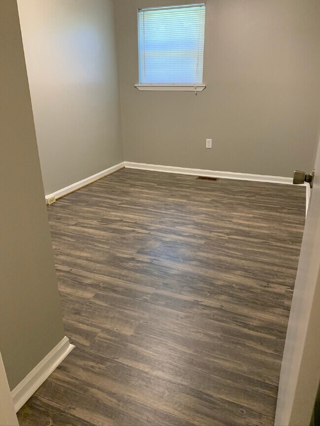 Building Photo - Townhome For Rent