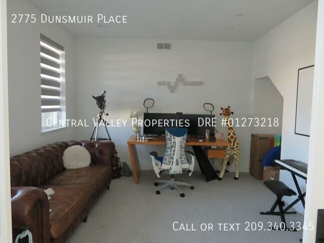 Building Photo - 2775 Dunsmuir Ave