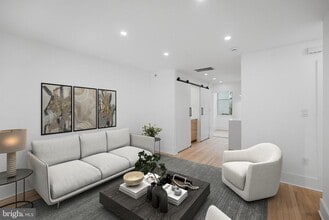 Building Photo - 2028 Tunlaw Rd NW