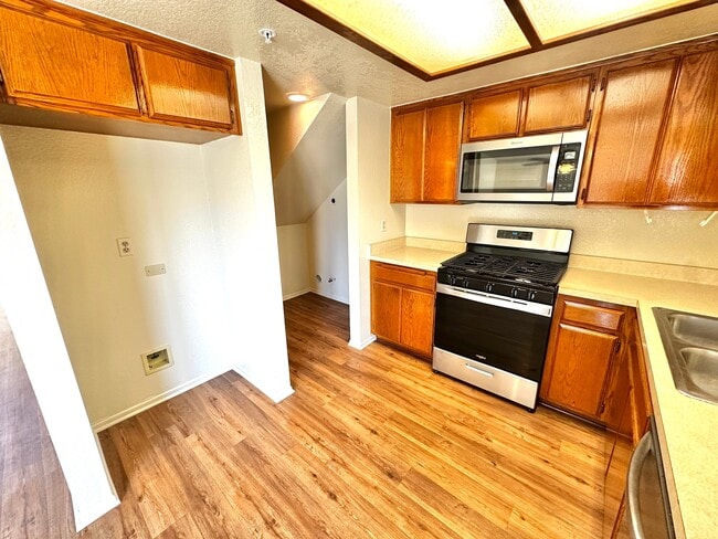 Building Photo - 4280 Green Ave