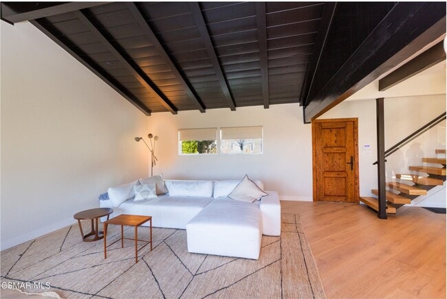 Building Photo - Must see this luxurious short-term, furnis...