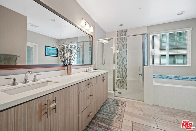 Building Photo - 12534 W Fielding Circle