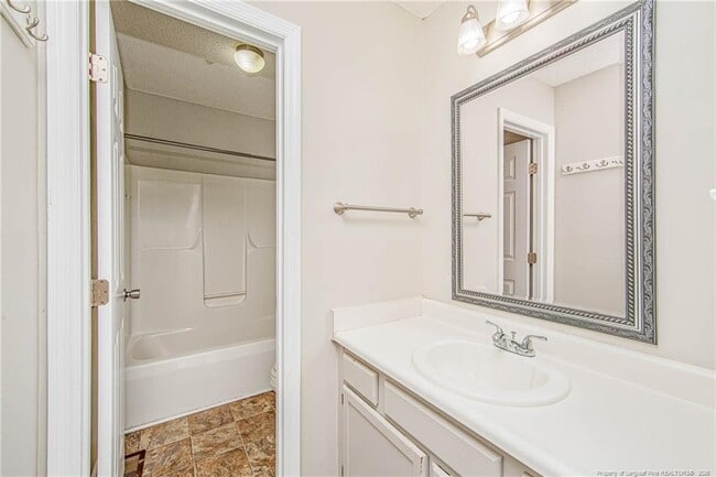 Building Photo - 1432 Rougemart Dr