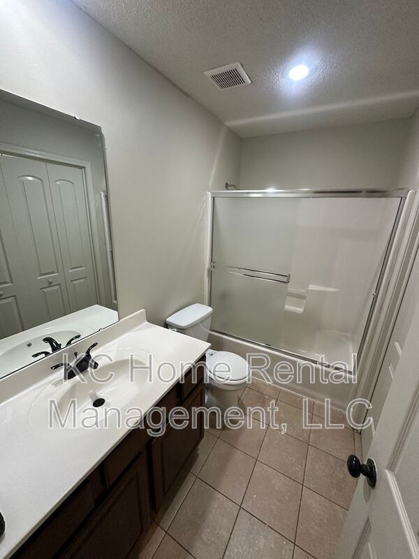 Building Photo - 820 167th Ct