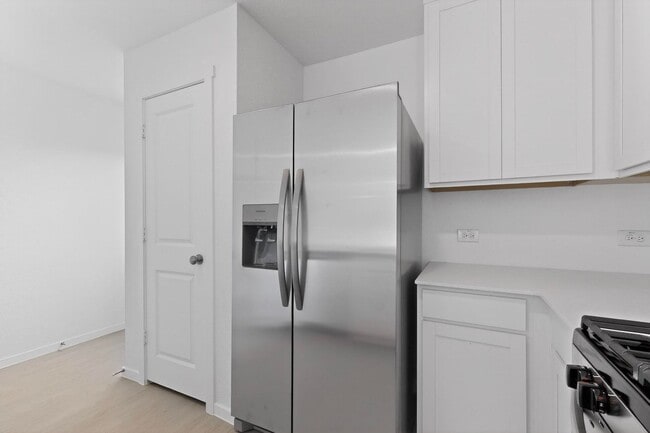 Building Photo - 3 Bedroom, 2 Bath Single-Story Lennar Home in Eastland Community