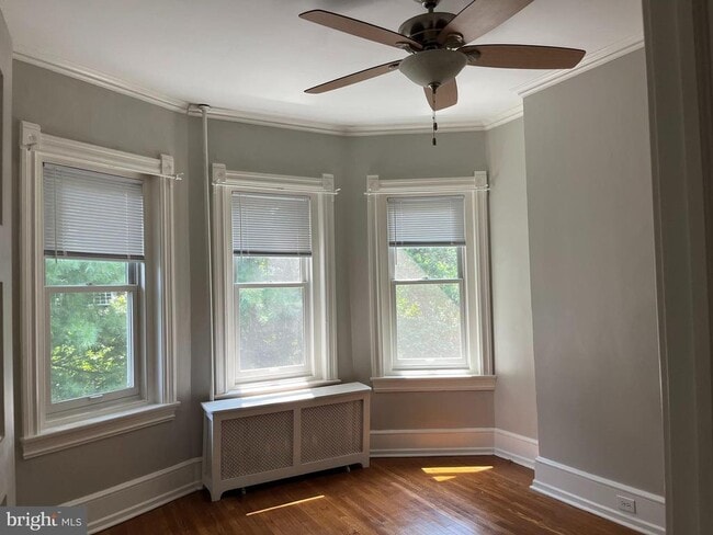 Building Photo - 210 Grayling Ave