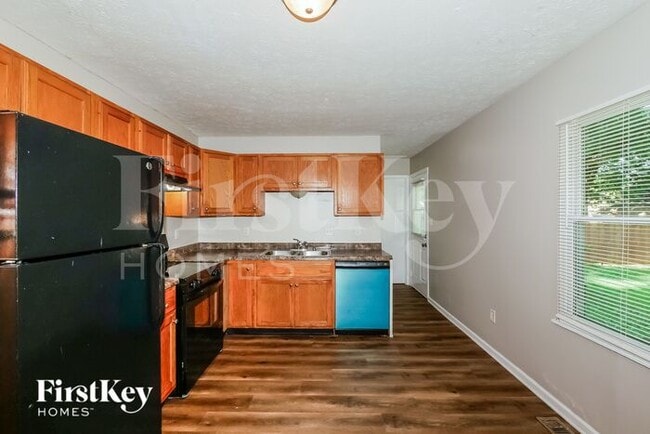 Building Photo - 1022 Woodpointe Dr