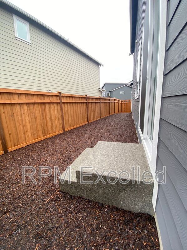 Building Photo - 14539 203rd Ave E