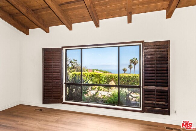 Building Photo - 3636 Malibu Country Dr
