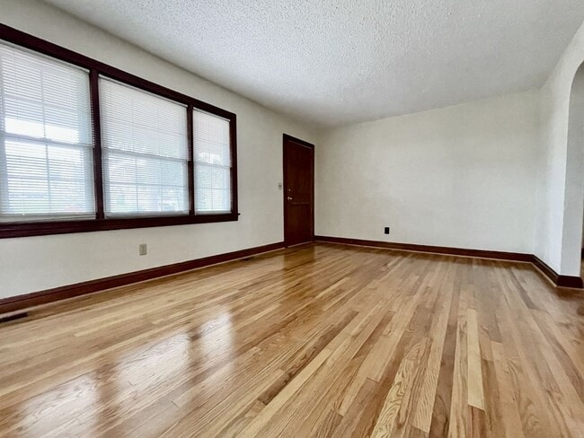 Building Photo - All Brick Ranch Home in Kempsville W/HUGE Yard - Sunroom - Detached 2-Car Garage PLUS Workshop & ...