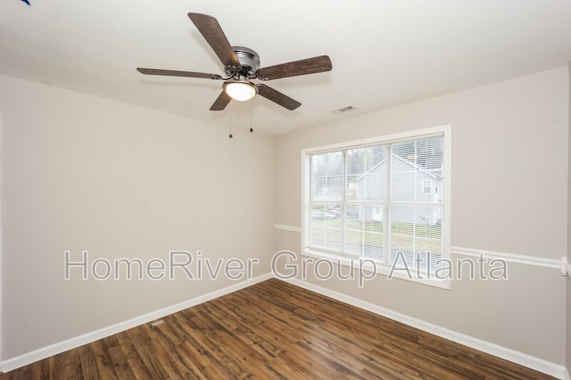 Building Photo - 2175 Lake Royale Dr