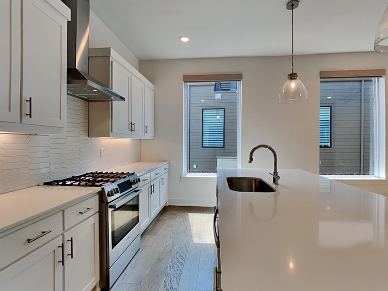 Building Photo - 129 E Oscar Dr