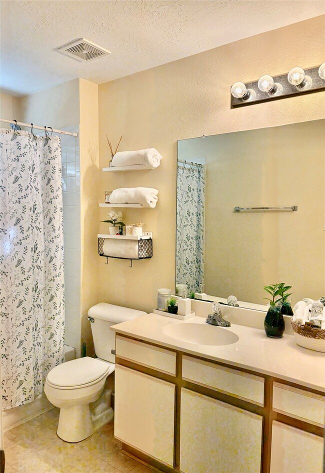 Building Photo - 5329 Tallowpine Terrace