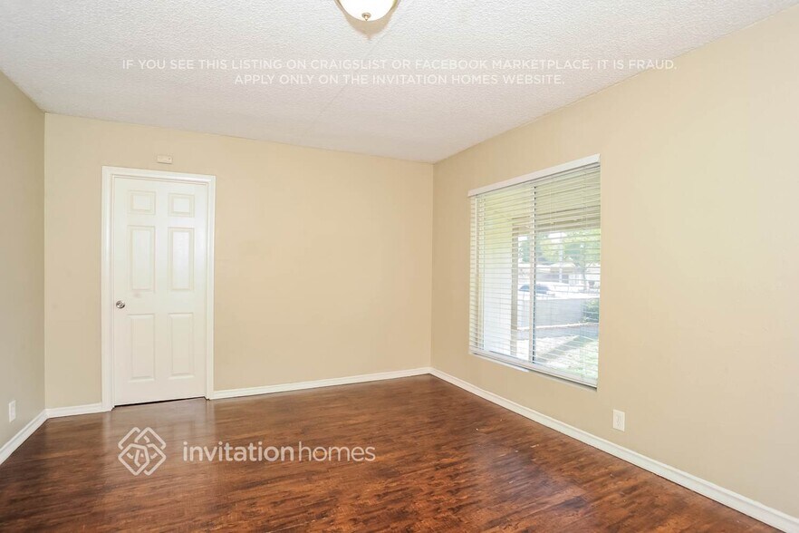 Building Photo - 10821 Rosecrans Ave