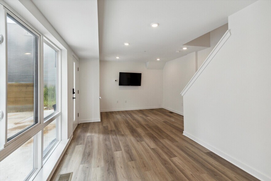 Building Photo - 1514 Master St