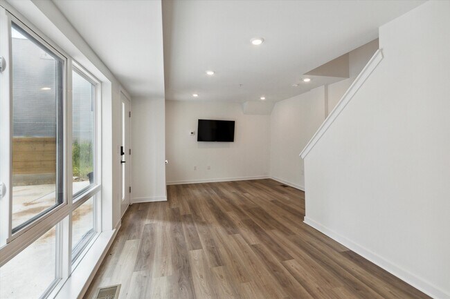 Building Photo - 1514 Master St