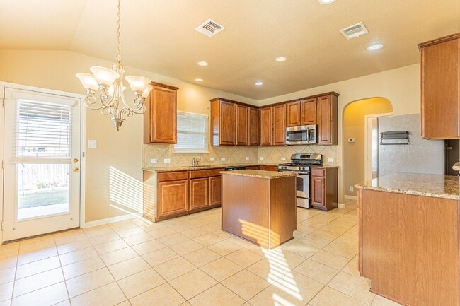 Building Photo - 259 Creekview Way