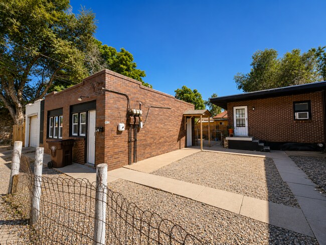 Building Photo - 409 W Routt Ave
