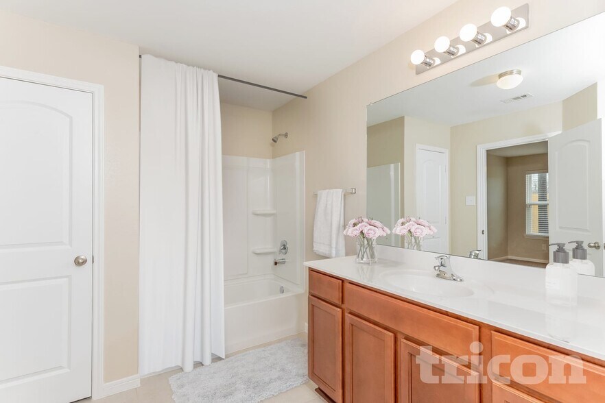 Building Photo - 416 Palomino Stand Dr