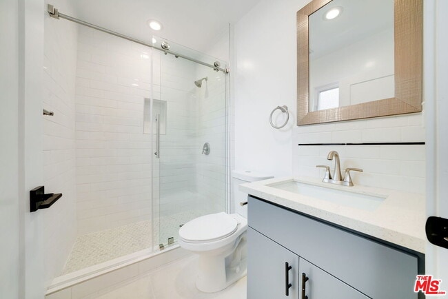 Building Photo - 4866 1/2 Pickford St