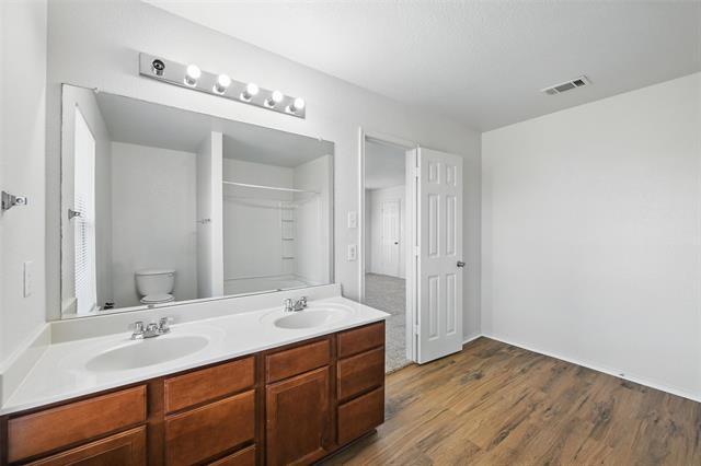 Building Photo - 318 Chisholm Trail