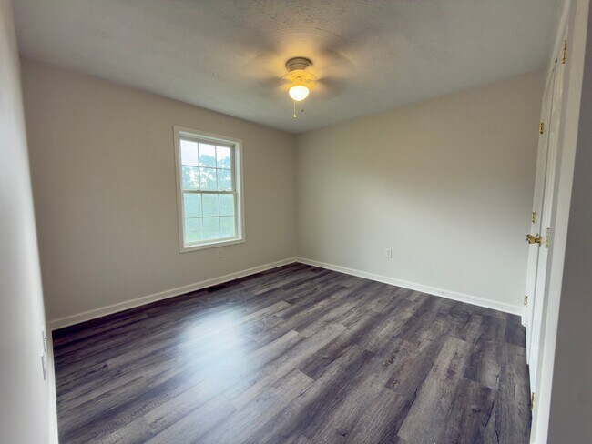 Building Photo - 104 Willow Trail