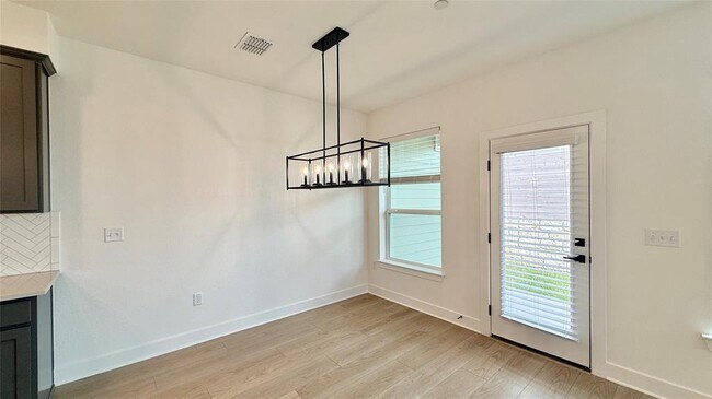 Building Photo - 1016 Brickell Lp