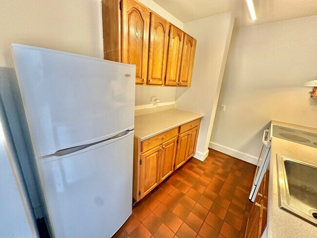 Building Photo - Beautiful Balfour Historic 1 Bedroom Condo 16th & U Street