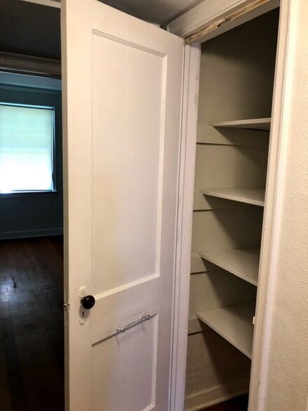 Building Photo - 2807 Mallory St