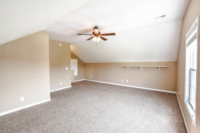 Building Photo - 3627 Fox Tail Dr