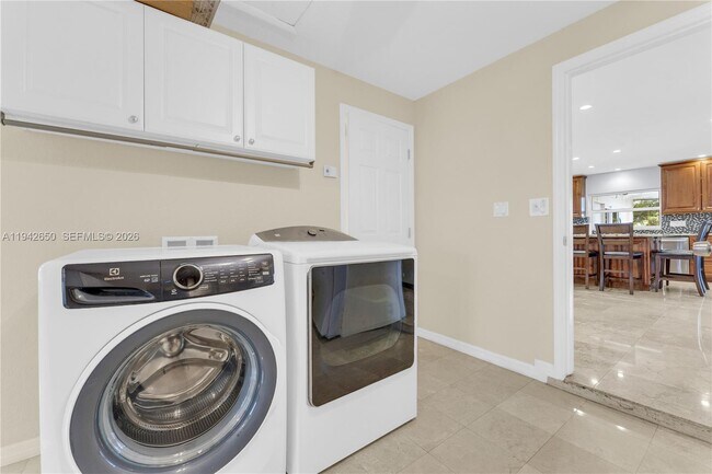 Building Photo - 601 N 44th Ave