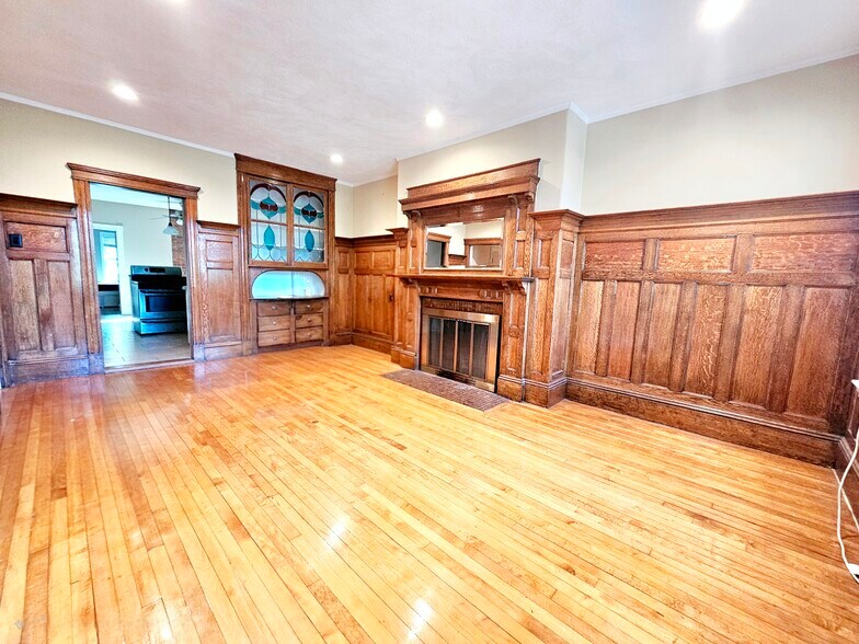 Building Photo - 1793 Beacon St