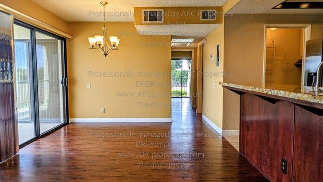 Building Photo - 7113 Apricot Dr