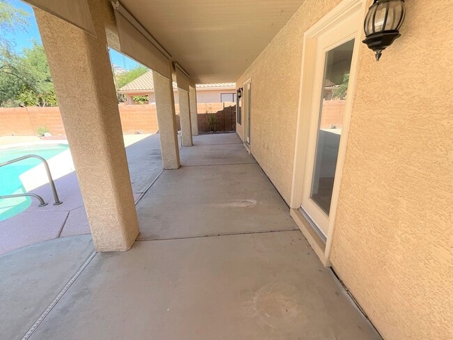 Building Photo - Foothills Location - 3 Bedroom 2 bath on cul-de-sac with Sparkling pool