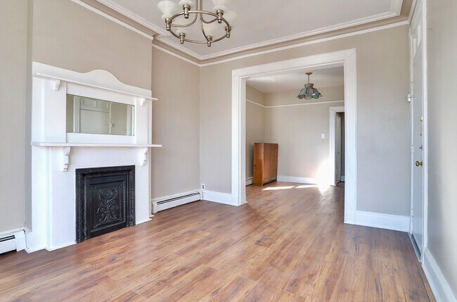 Building Photo - 118 Bowers St