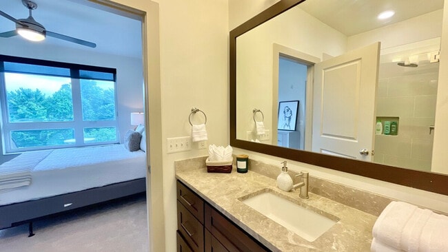 Building Photo - 7480 Carriage Hills Dr