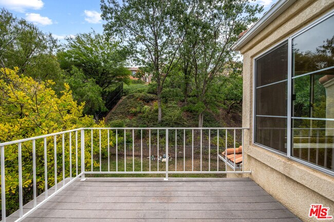 Building Photo - 18639 W Nathan Hill Dr
