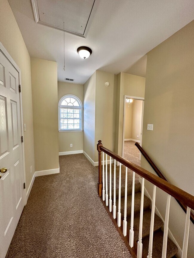 Building Photo - 1815 Charleston Cir