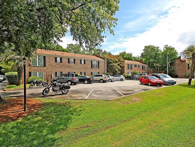 Building Photo - 640 Cornell St