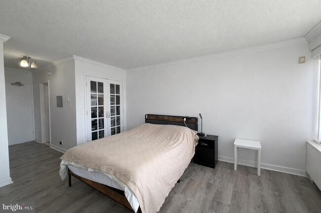 Building Photo - 5500 Friendship Blvd