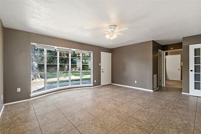 Building Photo - 11610 Hillcroft Ave