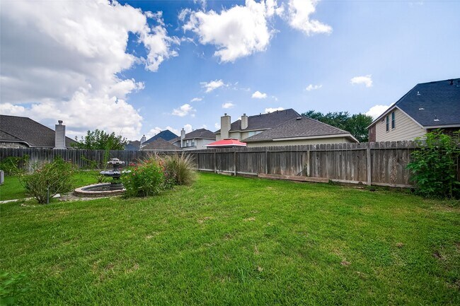 Building Photo - 11931 McKinney Falls Ln