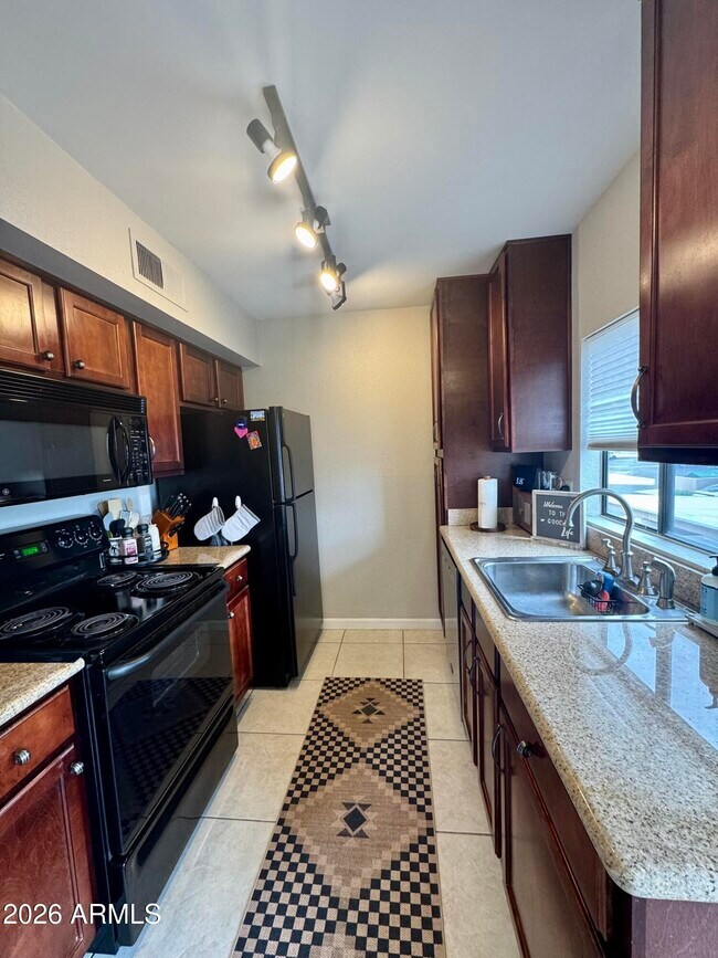 Building Photo - 3600 Hayden Rd