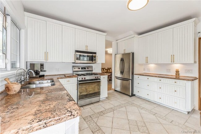 Building Photo - 530 Orangeburg Rd