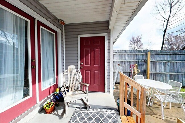 Building Photo - 168 Drew Cir