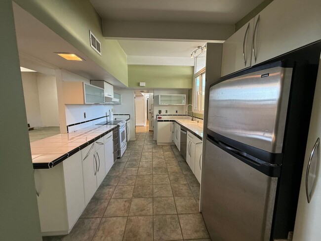 Building Photo - High Desert Retreat- 3 Bedrooms, 2 Bathroo...