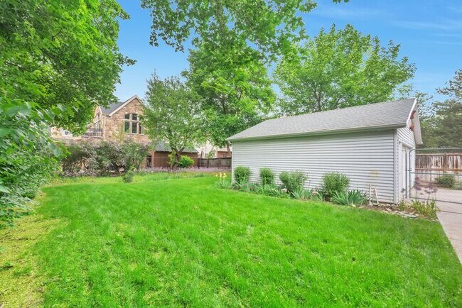 Building Photo - 4858 Viewmont St