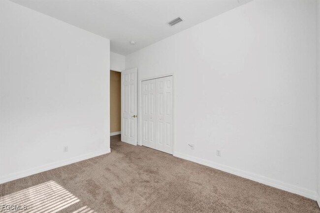 Building Photo - 8766 Tropical Ct