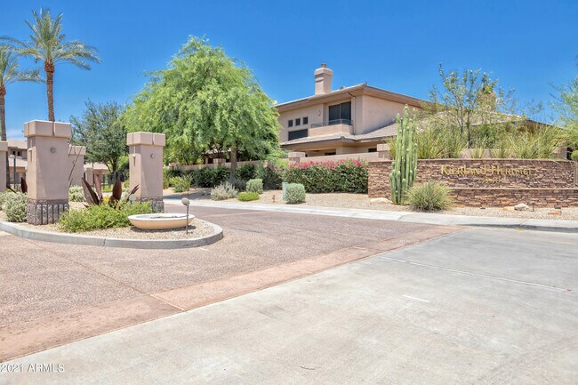 Building Photo - 15240 N Clubgate Dr