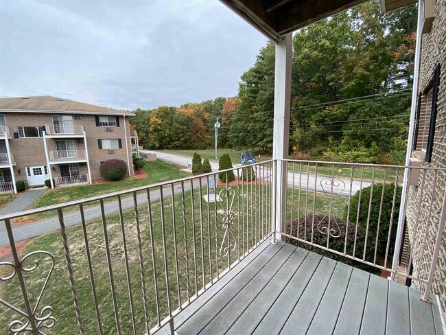 Building Photo - 383 Huse Rd